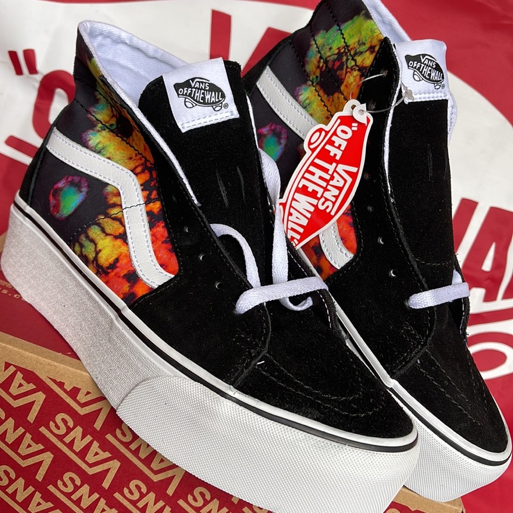 Vans Sk8-Hi Tapered
Paradoxical Black/Multi
VNOA5JMKBML
WMNS Platforms - sneaker - Picture 8 of 16